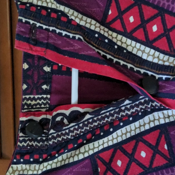 Bohemian top, length is over hips like a tunic. Nice black buttons and pockets. - Picture 2 of 3